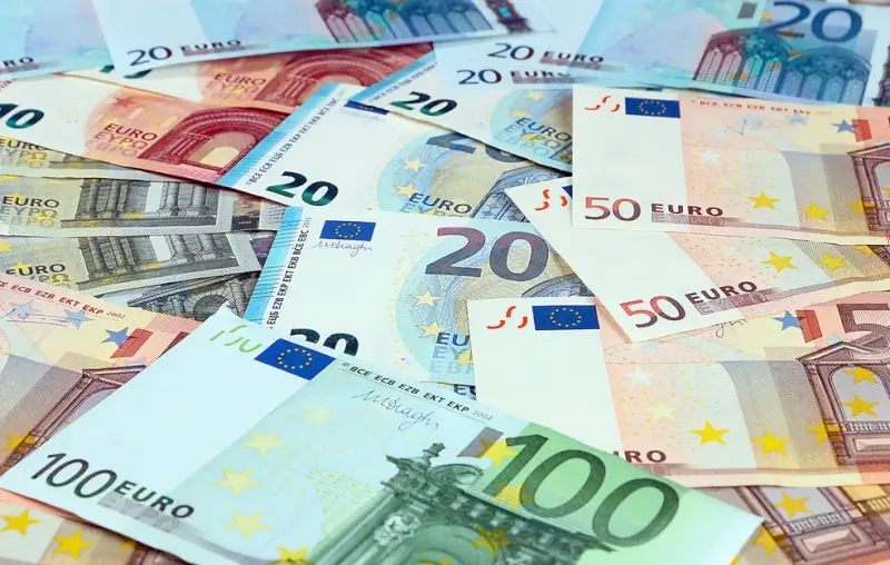 Euro Lefta15