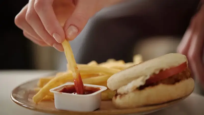 Ketchup shutterstock 2521041617 (1)